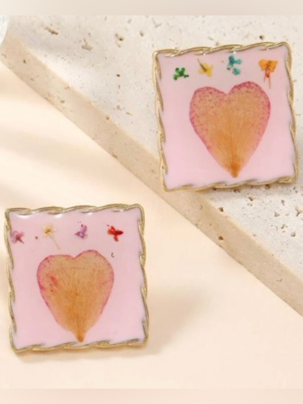 “Heart-Shaped Petal Portrait” Pink Gold Framed Pressed Flower Floral Rose Studs
